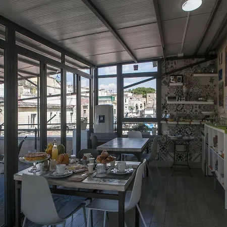 La Terrazza Ai Miracoli לינה וארוחת בוקר 4*