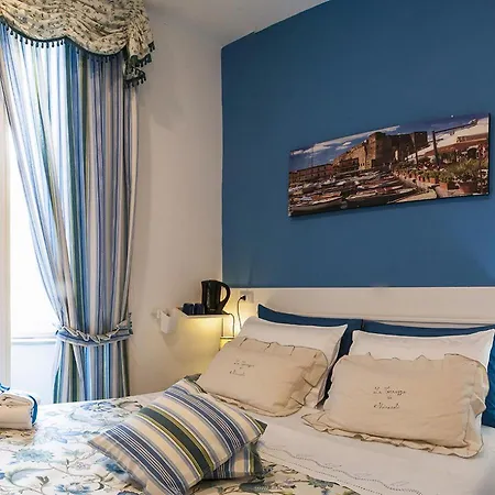 La Terrazza Ai Miracoli לינה וארוחת בוקר נאפולי