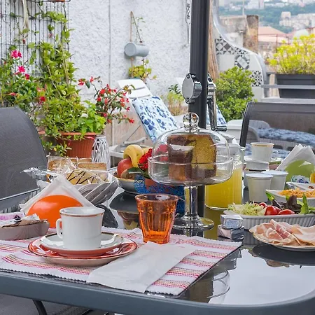 La Terrazza Ai Miracoli * Naples