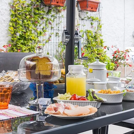 La Terrazza Ai Miracoli * Naples