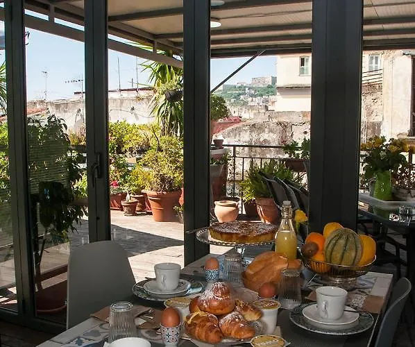 住宿加早餐酒店 La Terrazza Ai Miracoli 那不勒斯
