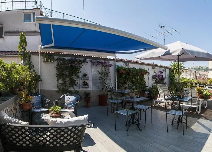 La Terrazza Ai Miracoli 住宿加早餐酒店 那不勒斯
