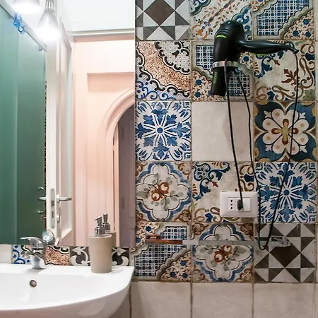 La Terrazza Ai Miracoli Bed and Breakfast 4*