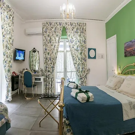 Bed and Breakfast La Terrazza Ai Miracoli Νάπολη