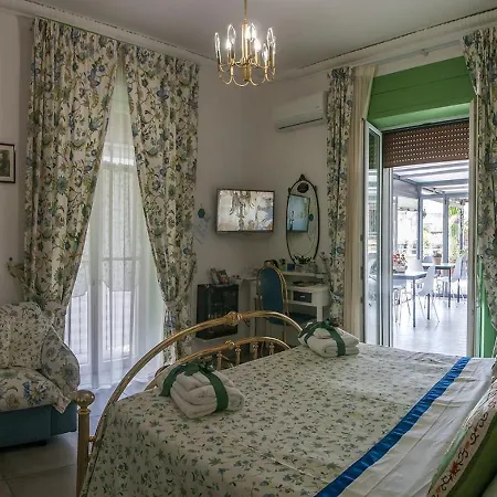 La Terrazza Ai Miracoli فندق مبيت وإفطار
